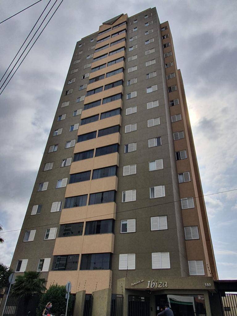 #111 - Apartamento para Venda em Arapongas - PR