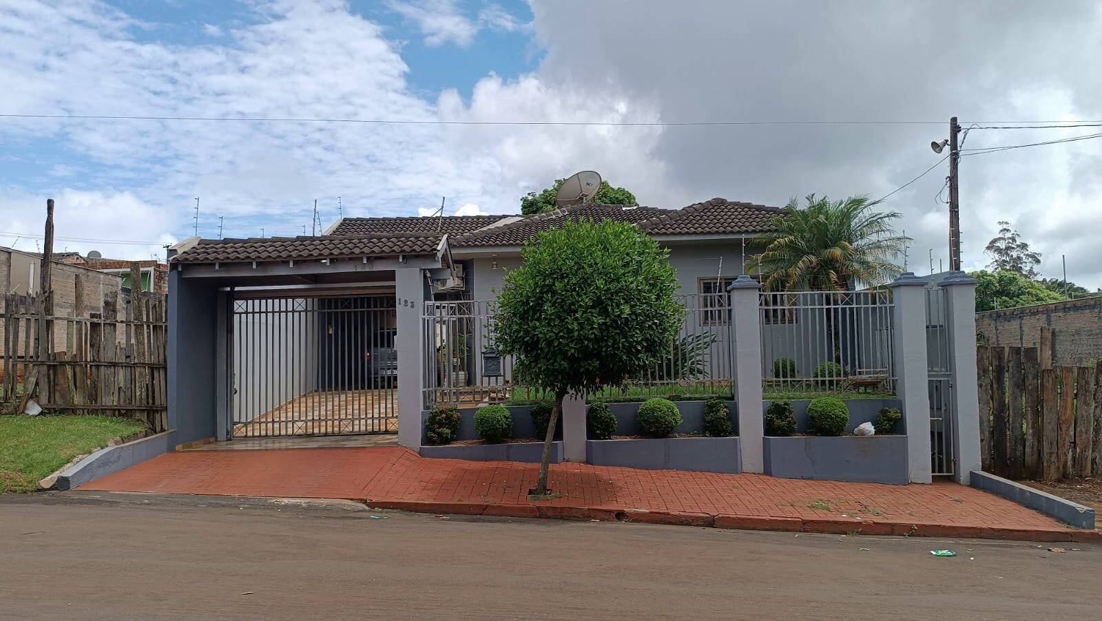 #640 - Casa para Venda em Arapongas - PR