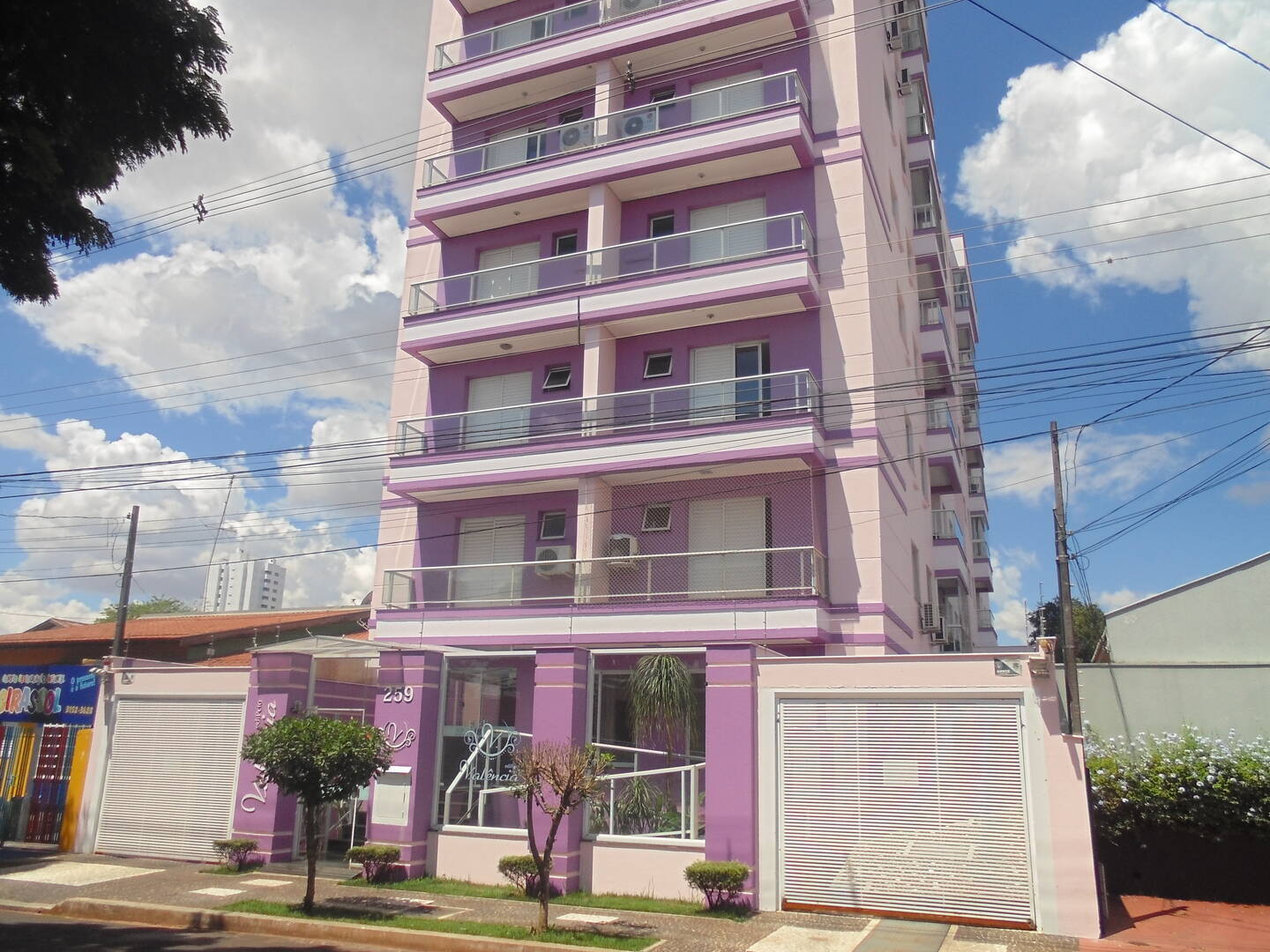 #748 - Apartamento para Venda em Arapongas - PR